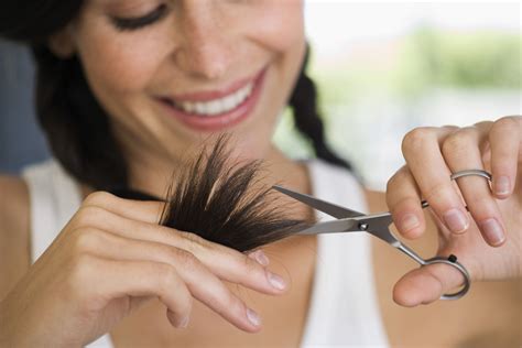 tagliare i capelli da sola pari|Come tagliare i capelli pari DA SOLI 